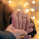 プロポーズするときに*婚約指輪なし*ってあり？？婚約指輪以外のアイテムをご紹介♡♡