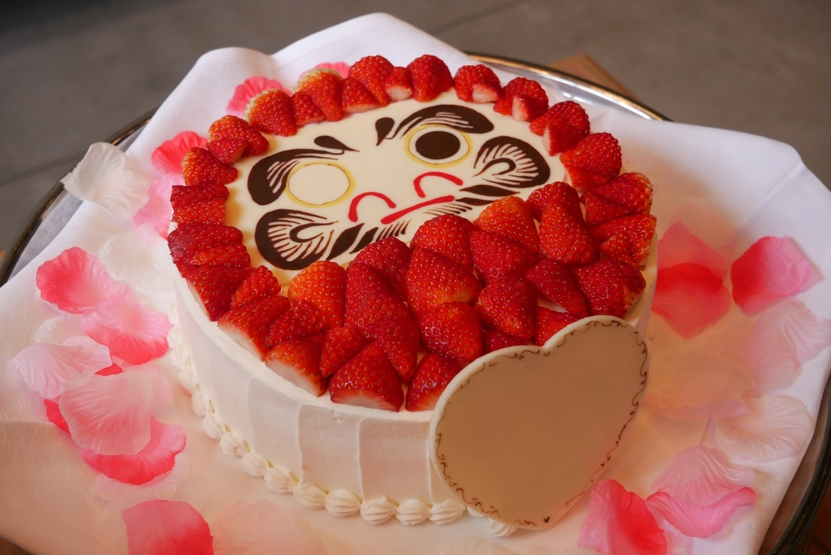 ゲストも楽しめるウェディングケーキ ゲストの印象に残る個性的なウェディングケーキをご紹介 Strawberry