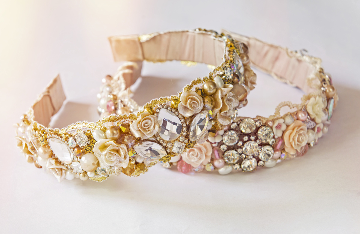 花嫁キブンをアゲるヘアアイテム カチューシャ は 太め がいまのキブン Strawberry