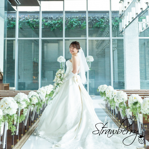 前髪だけで印象が大きく変わる 先輩花嫁から学ぶオシャレな前髪アレンジ Strawberry