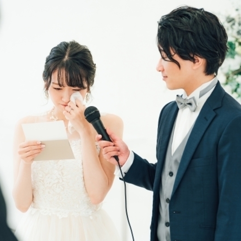 結婚式のクライマックスをもっと感動的に♡おすすめの両親贈呈品アイテムとBGMの選び方
