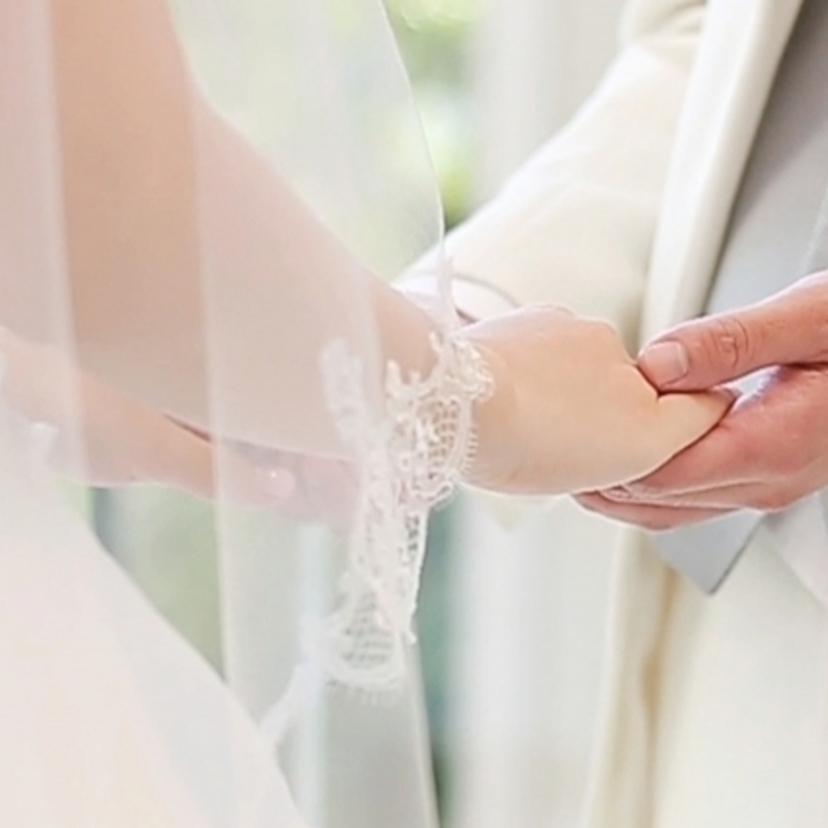 再婚での結婚式ってどうしたらいい？ゲストになんて言ったらいいの？