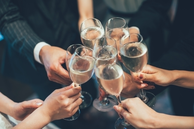 Организация вечеринки на 100 человек: основные моменты для фермеров