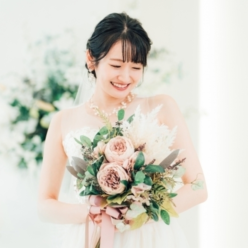 挙式から披露宴への間に衣装はそのままでイメチェン♡白のウエディングドレスに合わせたい「小物」アイデア♡♡