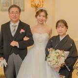 結婚式当日、パパとママは何をするの？リハーサルからお見送りまで「両親の役割」完全ガイド◎